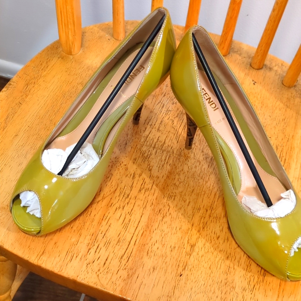 Spuntata Vernice Smog Fendi Heels, Size 40